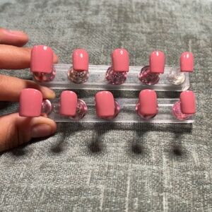 Vintage Rose Pink Press-On Nails